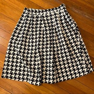 Forever 21 Enlarged herringbone A line skirt L